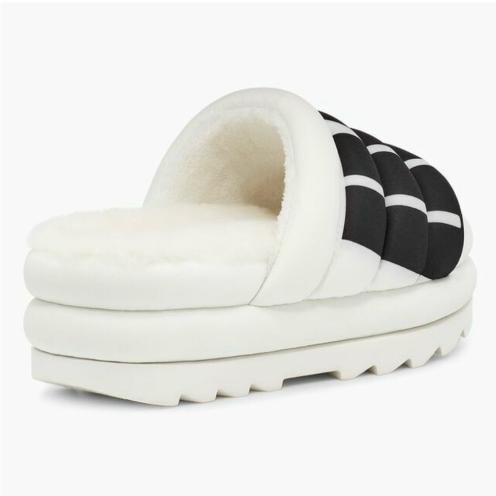 UGG Maxi Slide Size 10